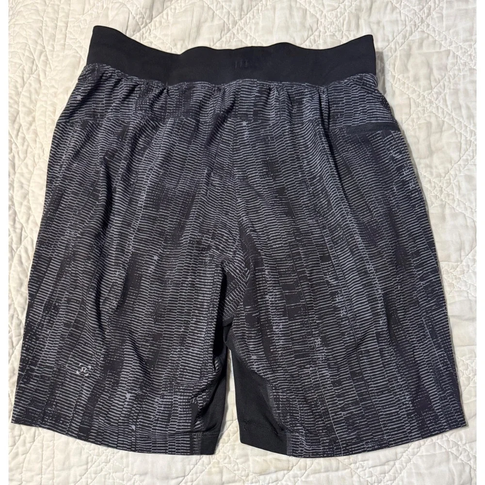 Lululemon The Short Lined Men M Black Grey Linear Glitch Athletic Training Gym